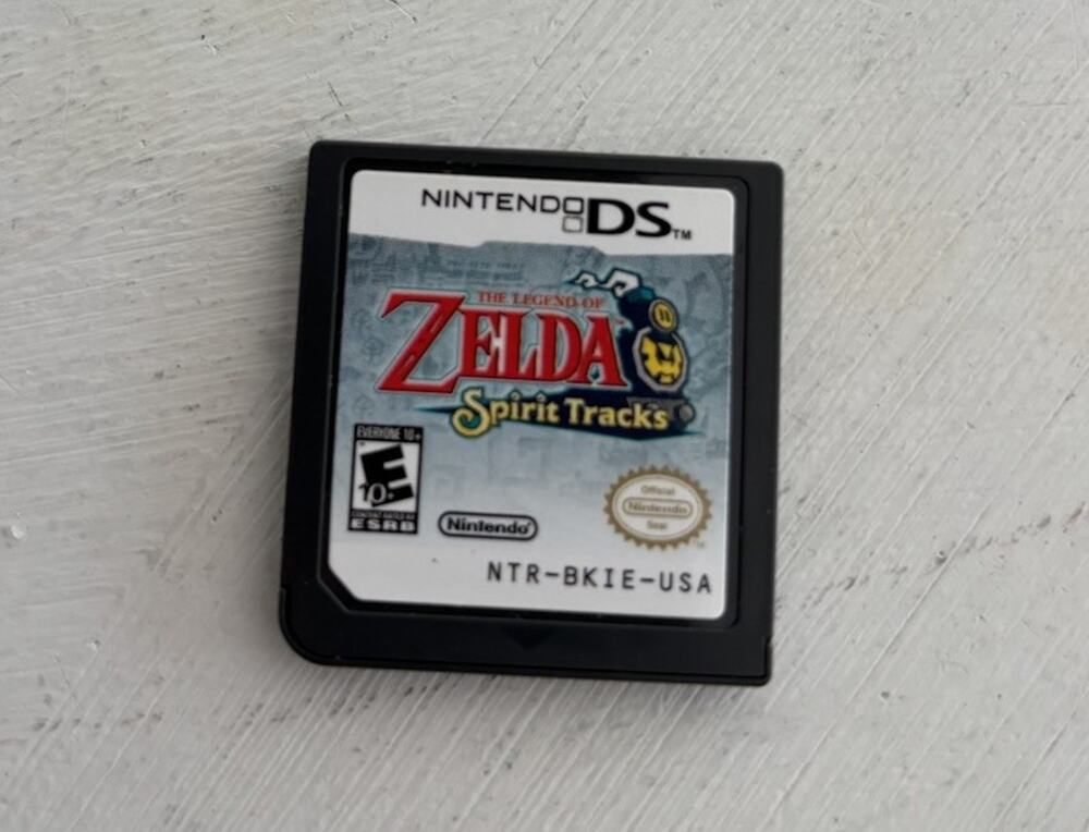 The Legend Of Zelda: Spirit Tracks -Nintendo DS - 2009 - Authentic Game Only